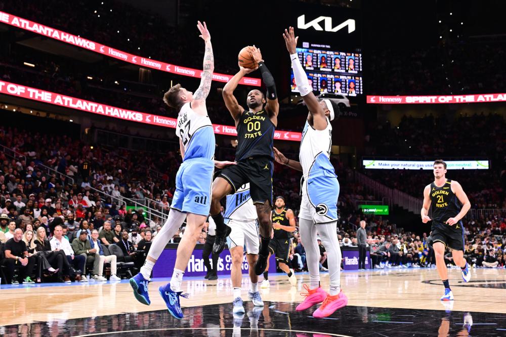 落后于强劲 落后于强劲